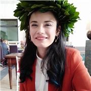 Ragazza con esperienza nell’insegnamento dell’italiano, impartisce lezioni private online. Se interessati, contattatemi!